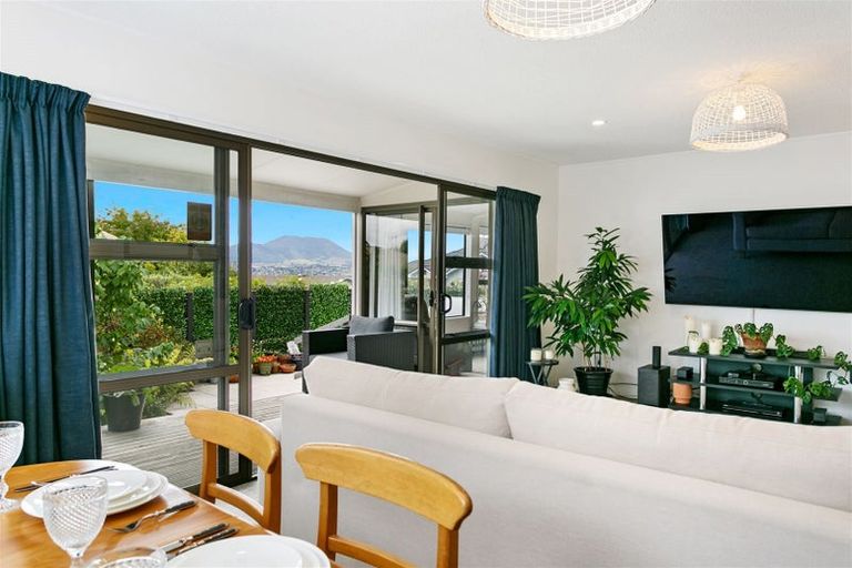 Photo of property in 3a Dorothy Drive, Acacia Bay, Taupo, 3330