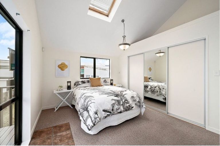 Photo of property in 4 Chamberlain Road, Karori, Wellington, 6012