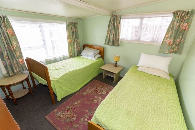 Photo of property in 24 Park Terrace, Waikuku Beach, 7473