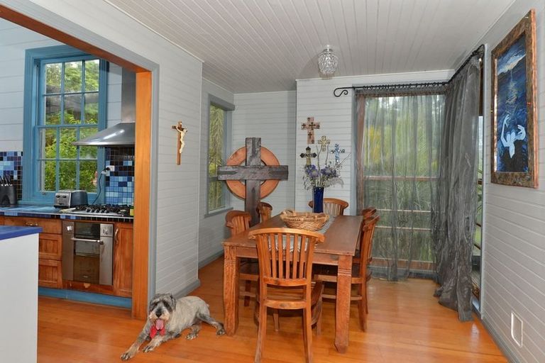 Photo of property in 305 Whananaki Road North, Opuawhanga, Hikurangi, 0181