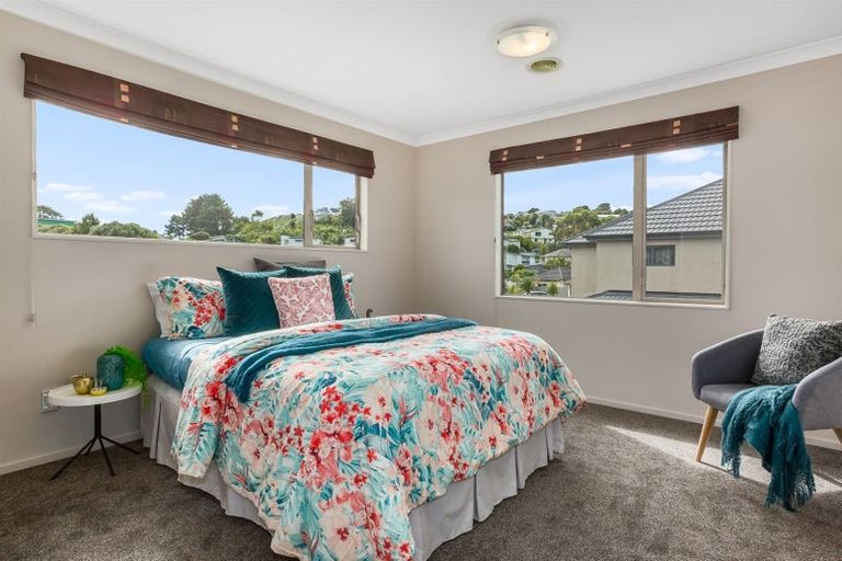 Photo of property in 2 Fiordland Place, Aotea, Porirua, 5024