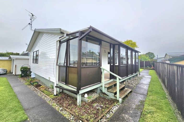Photo of property in 23 Humphries Street, Inglewood, 4330