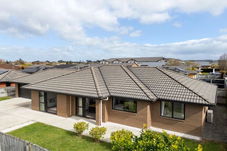 Photo of property in 48 Edgeview Crescent, Fitzroy, Hamilton, 3206