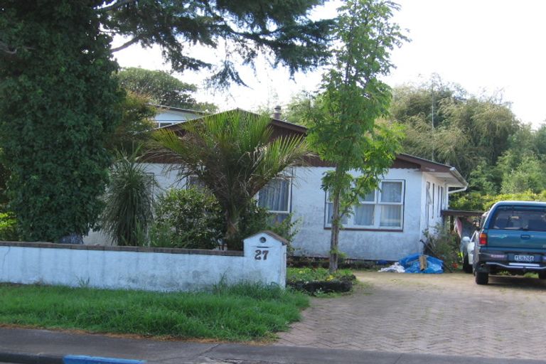 Photo of property in 27 Longburn Road, Henderson, Auckland, 0610