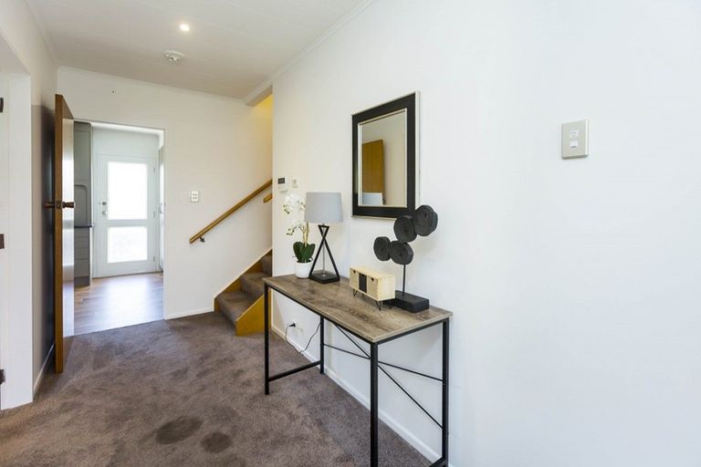 Photo of property in 15 Haylock Grove, Totara Park, Upper Hutt, 5018