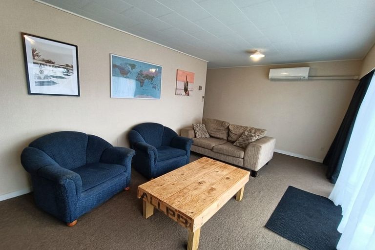 Photo of property in 2/45 Royal Street, Upper Hutt, 5018