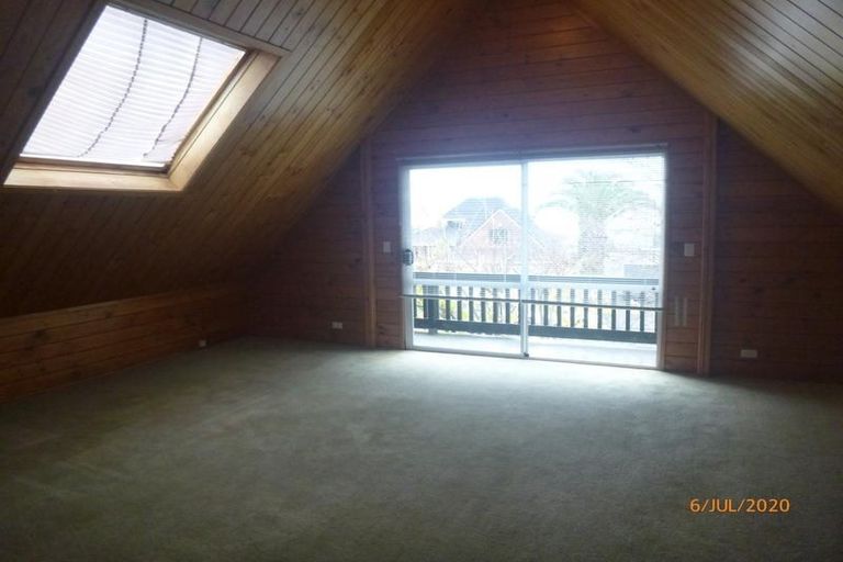 Photo of property in 93 Wiseley Road, West Harbour, Auckland, 0618