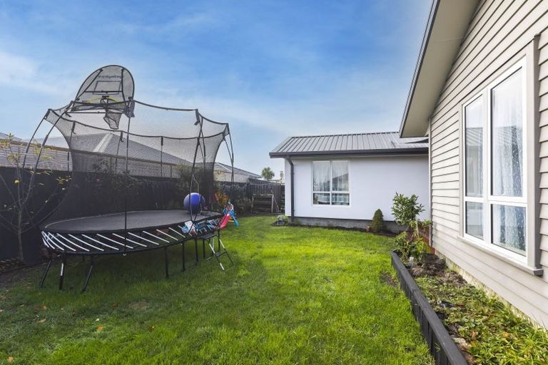 Photo of property in 4 Kingsbridge West, Burwood, Christchurch, 8083