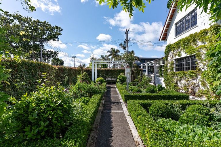 Photo of property in 14 Rewiti Avenue, Takapuna, Auckland, 0622