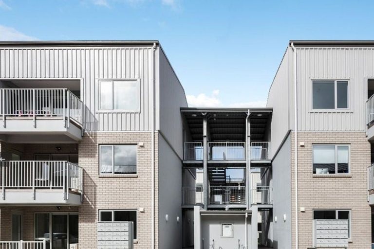 Photo of property in 206/28b Eileen Newey Place, Henderson, Auckland, 0612