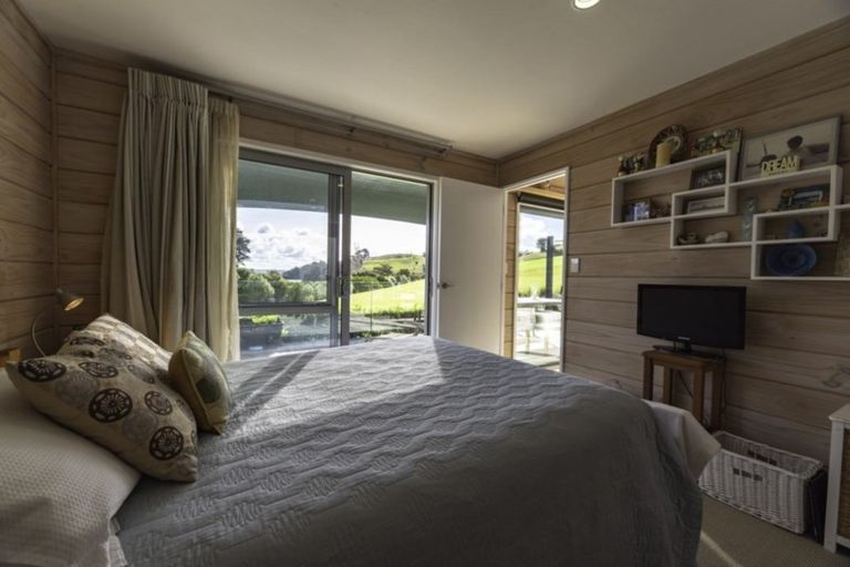 Photo of property in 16 Te Akau Drive, Russell, 0272