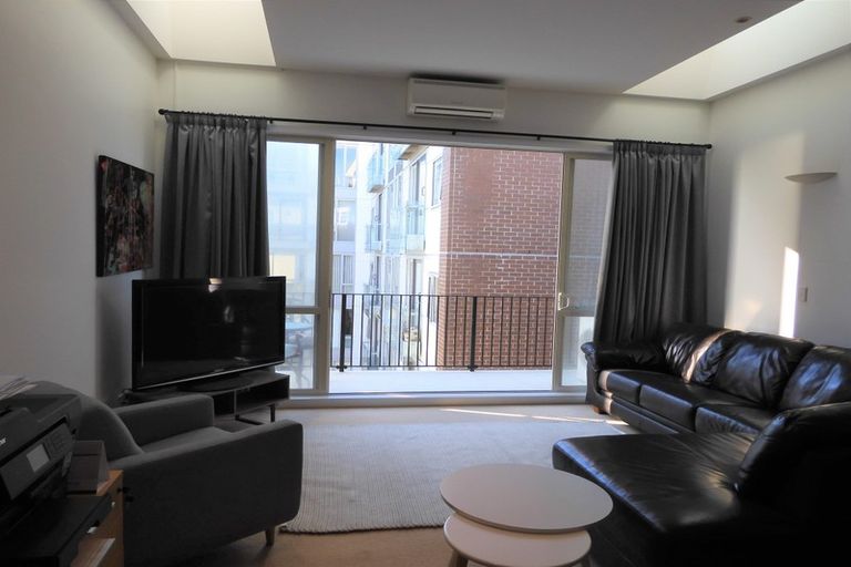 Photo of property in De Vere Apartments, 2/23 Tennyson Street, Te Aro, Wellington, 6011