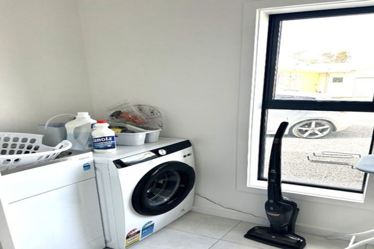 Photo of property in 1/26 Roberts Road, Lansdowne, Masterton, 5810