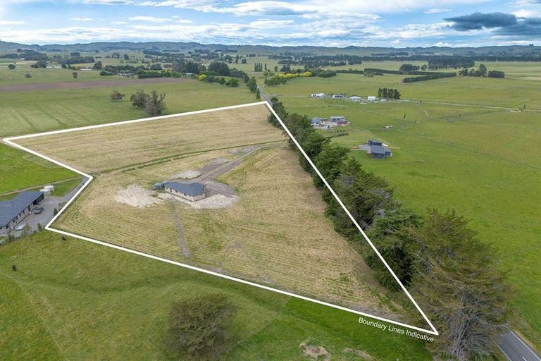 Photo of property in 63 Farm Road, Waipukurau, 4284