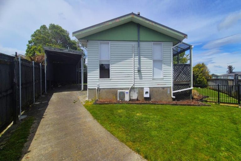 Photo of property in 50 Aniseed Grove, Timberlea, Upper Hutt, 5018