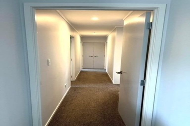 Photo of property in 62a Lauderdale Road, Birkdale, Auckland, 0626