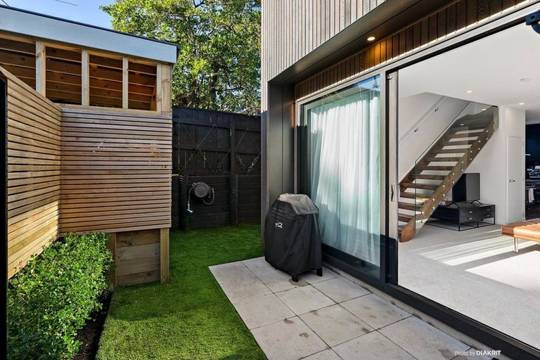 Photo of property in 6/20 Trent Street, Island Bay, Wellington, 6023