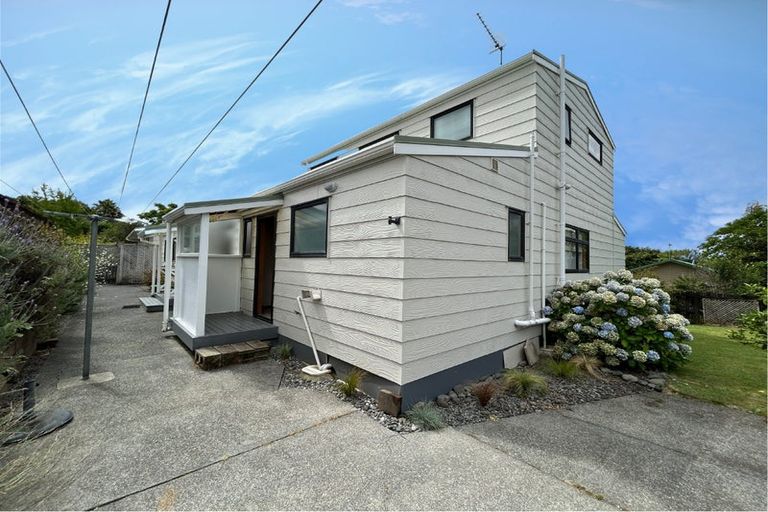 Photo of property in 14a Chablis Place, Henderson, Auckland, 0612