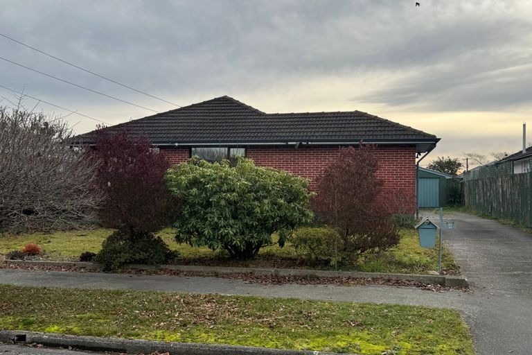 Photo of property in 8 Appleby Crescent, Burnside, Christchurch, 8053