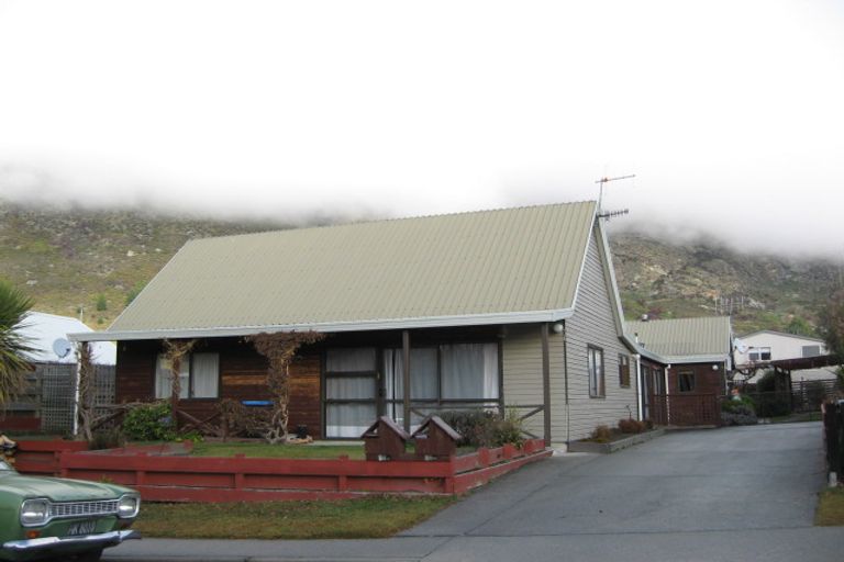 Photo of property in 28a Remarkables Crescent, Frankton, Queenstown, 9300