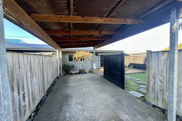 Photo of property in 2/48a Taharoto Road, Takapuna, Auckland, 0622