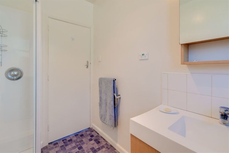 Photo of property in 2/116 Holly Road, St Albans, Christchurch, 8014