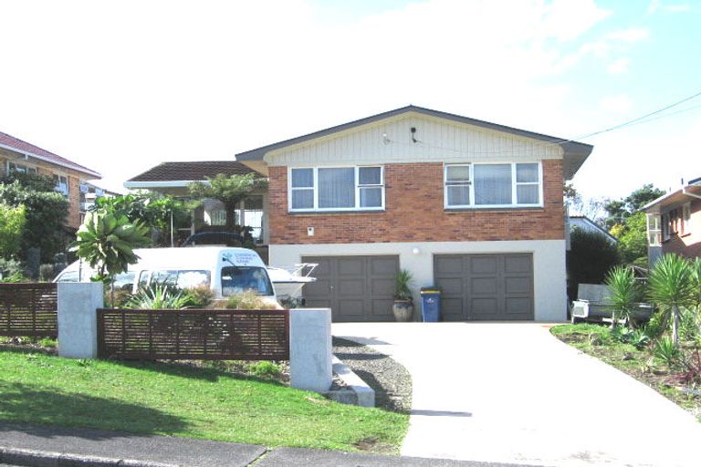 Photo of property in 18 Jaemont Avenue, Te Atatu South, Auckland, 0610