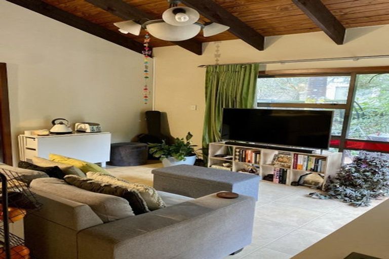 Photo of property in 20 Braemar Road, Castor Bay, Auckland, 0620