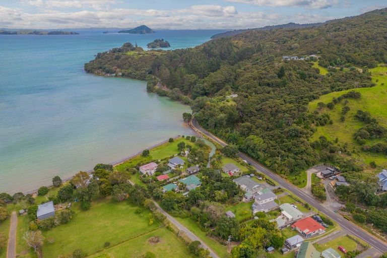 Photo of property in 281 Colville Road, Coromandel, 3584