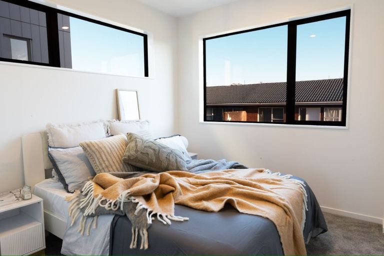 Photo of property in 13 Paetai Lane, Te Atatu Peninsula, 0610