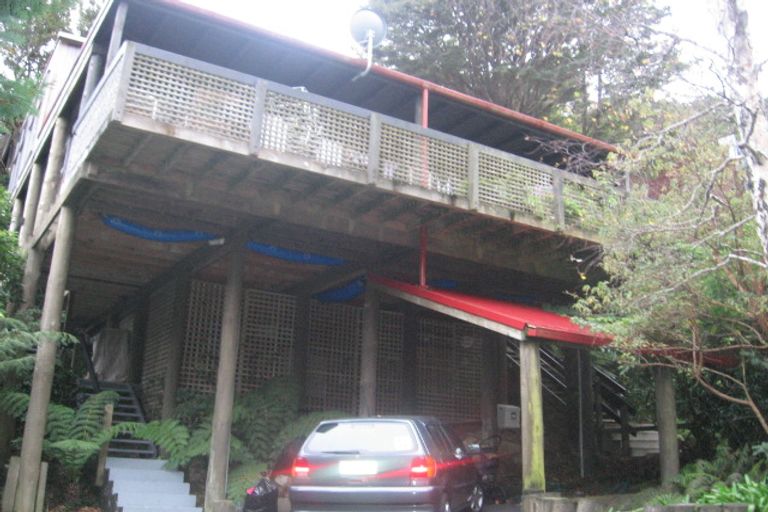 Photo of property in 3a Whiorau Grove, Lowry Bay, Lower Hutt, 5013