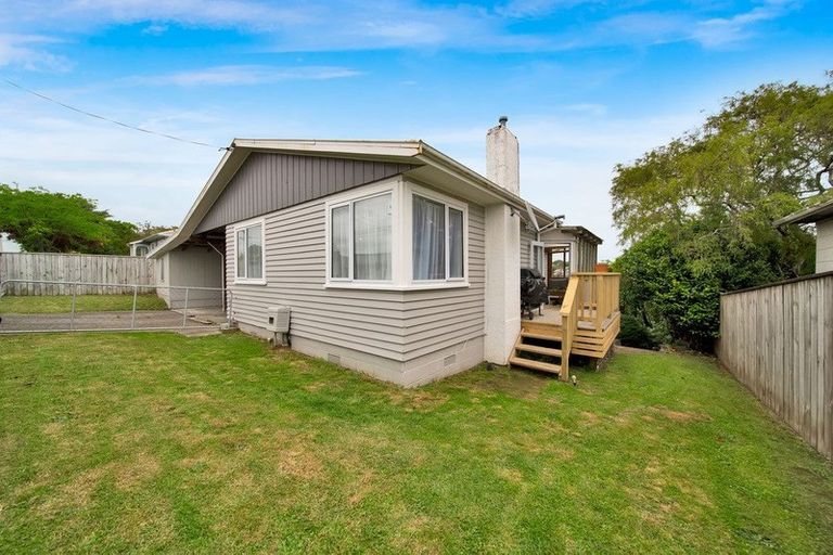 Photo of property in 162 Seaview Road, Westown, New Plymouth, 4310