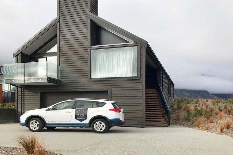 Photo of property in 8 Falconer Rise, Jacks Point, Queenstown, 9371