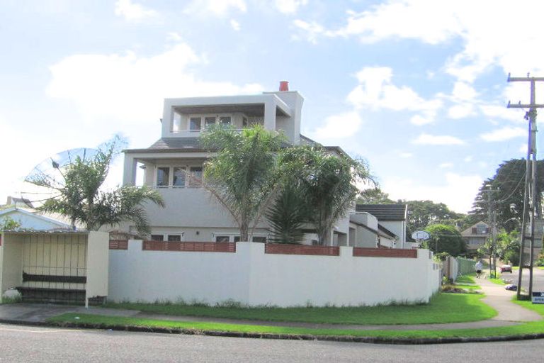Photo of property in 2/32 Hattaway Avenue, Bucklands Beach, Auckland, 2012