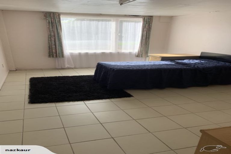 Photo of property in 1/66 Lynwood Road, New Lynn, Auckland, 0600