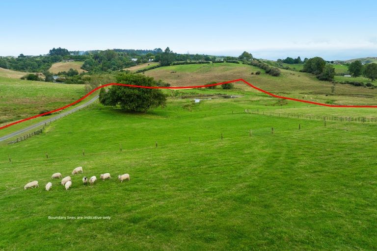 Photo of property in 414 Paparata Road, Bombay, 2675