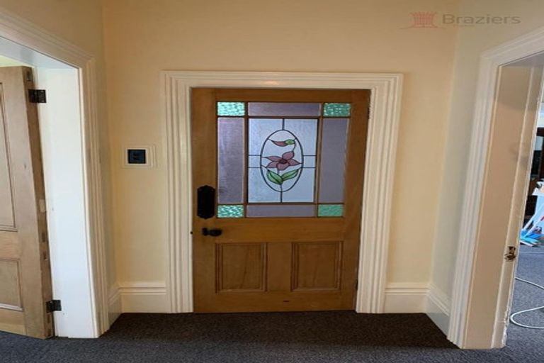 Photo of property in 32 Olliviers Road, Phillipstown, Christchurch, 8011