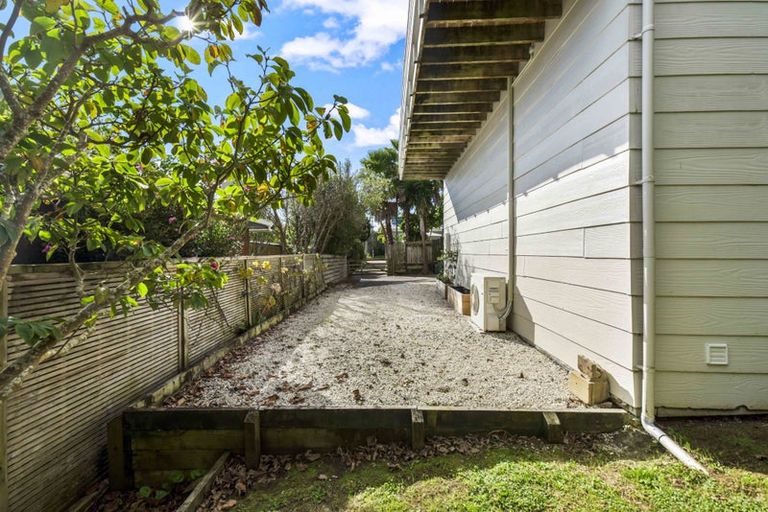 Photo of property in 1297b Whangaparaoa Road, Army Bay, Whangaparaoa, 0930