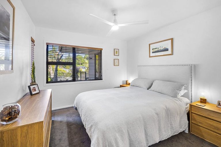 Photo of property in 4a Awanui Street, Merrilands, New Plymouth, 4312