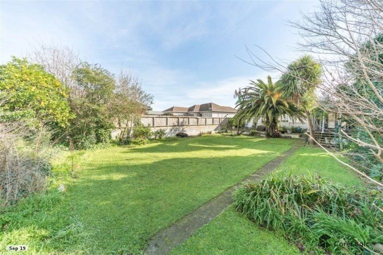 Photo of property in 22 East Street, Terrace End, Palmerston North, 4410