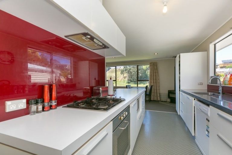 Photo of property in 43 Riversdale Drive, Merrilands, New Plymouth, 4312