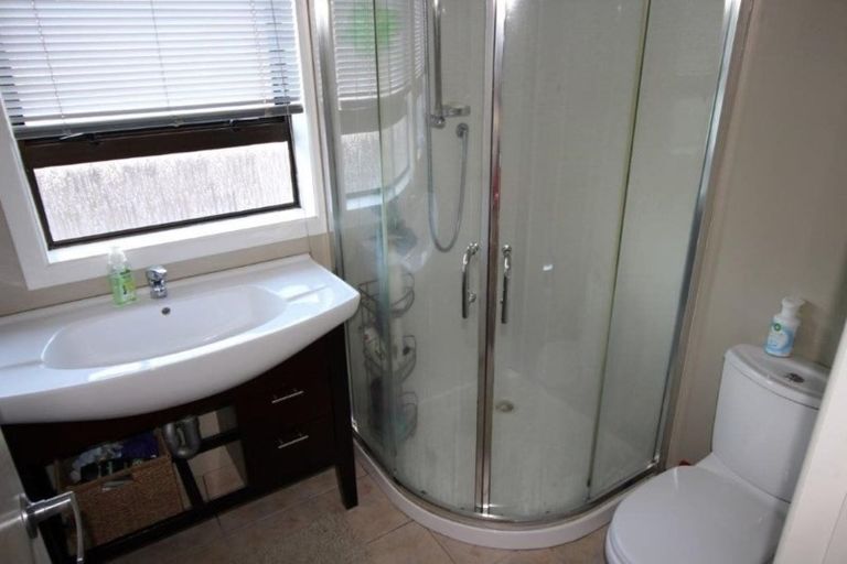 Photo of property in 30 Grove Road, Papakura, 2110