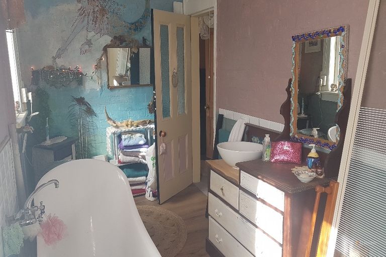 Photo of property in 14 Exeter Street, Waimate, 7924