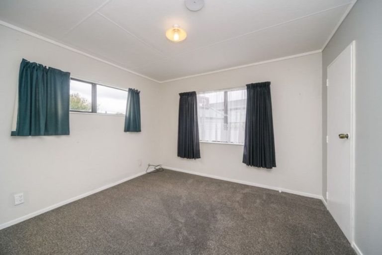 Photo of property in 99 Hillcrest Drive, Kelvin Grove, Palmerston North, 4414