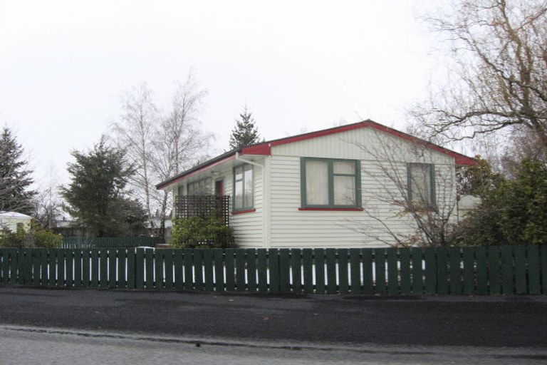 Photo of property in 28 Simons Street, Twizel, 7901