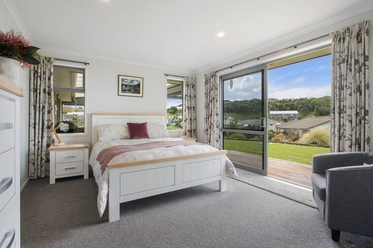 Photo of property in 1 Vantage Place, Omokoroa, 3114