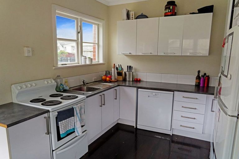 Photo of property in 370 Waiwhetu Road, Fairfield, Lower Hutt, 5011