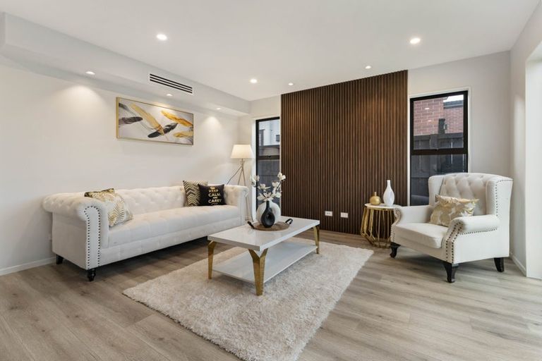 Photo of property in 17 Seagreen Avenue, Rosehill, Papakura, 2113