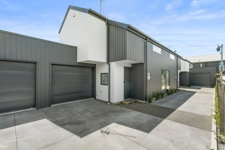 Photo of property in 2/58 Division Street, Riccarton, Christchurch, 8041