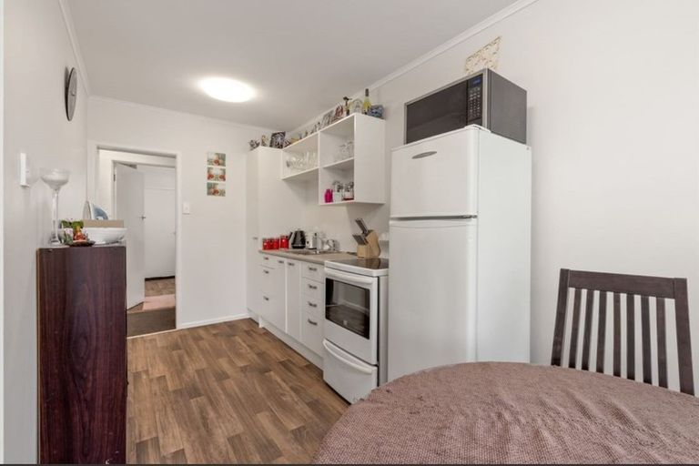 Photo of property in 2/35 Glenvar Road, Torbay, Auckland, 0630